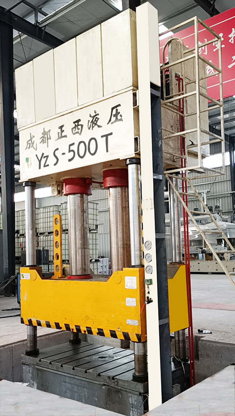 今天小編要分享的是500噸四柱液壓機再次被客戶復購，成功交貨的案例。